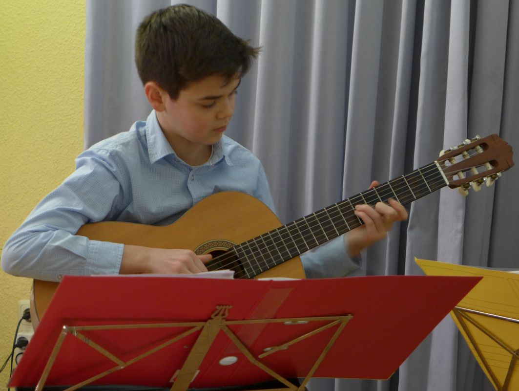 Frühjahrskonzert der Gitarrenklasse