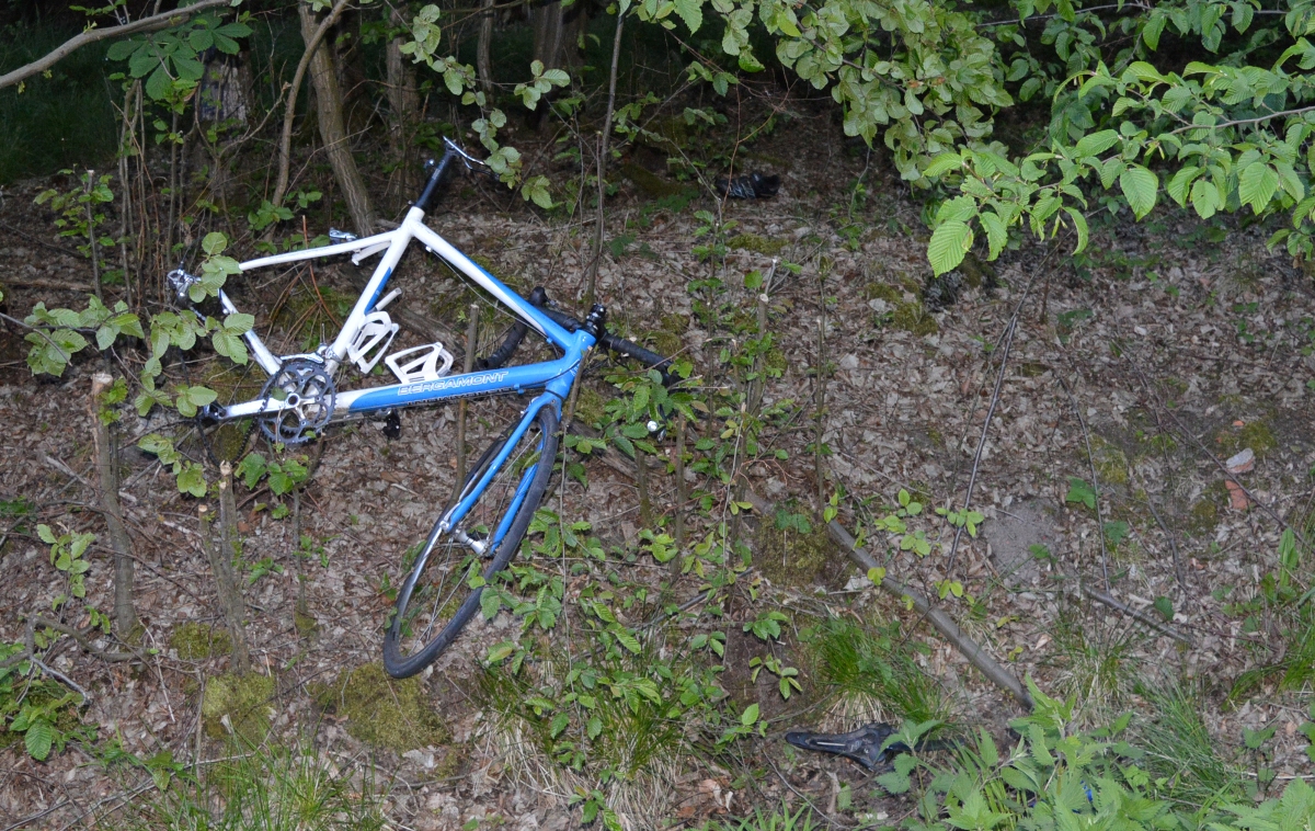 Rennradfahrer von Pkw erfasst