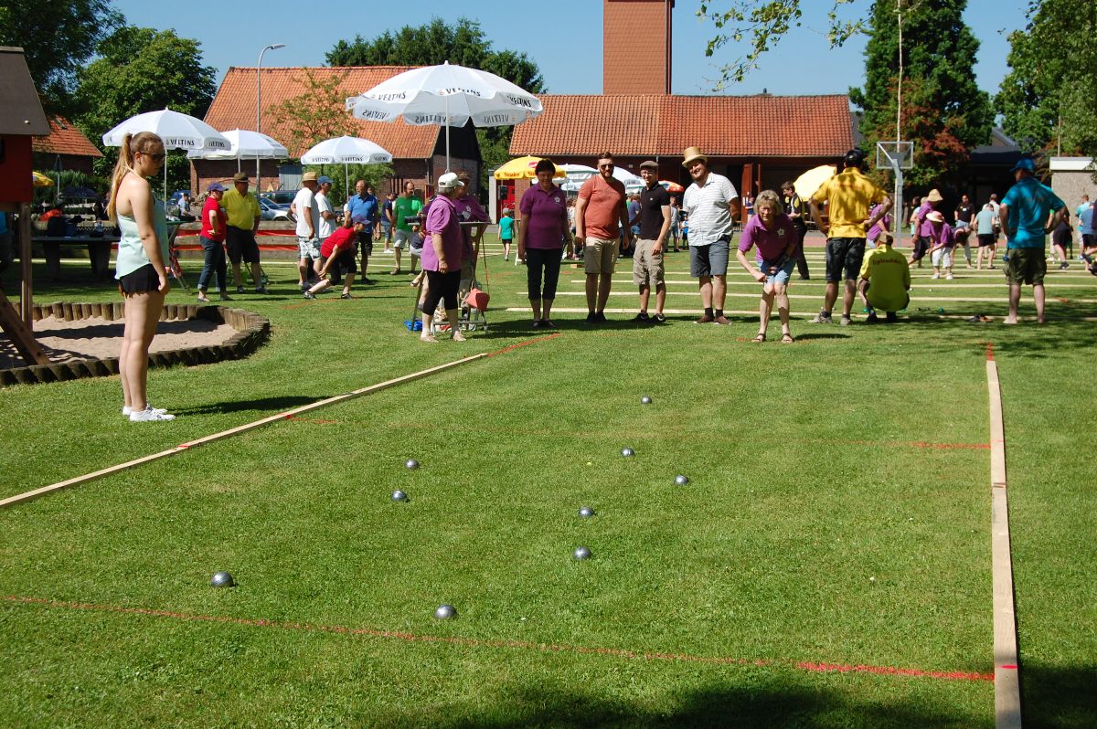 Feiern bis in die frühen Morgenstunden</br>„Grashoppers“ gewinnen traditionelles Boule-Turnier