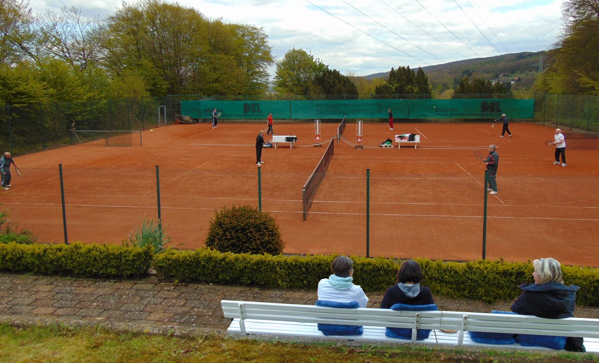 Tennis, Boule und Gemütlichkeit</br>Saisonauftakt beim TVK