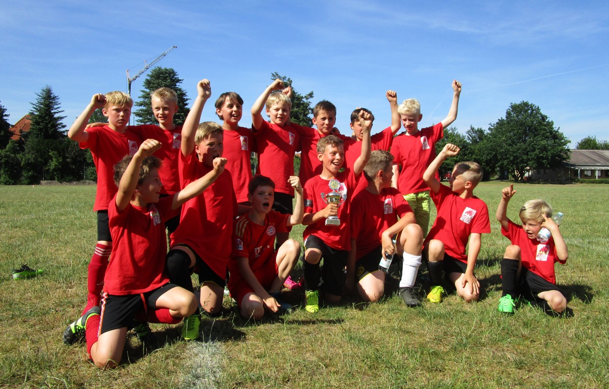 „FC Feuerball“ wird Pokalsieger</br>Fußball und Grillen bei der Kita Unterwallweg
