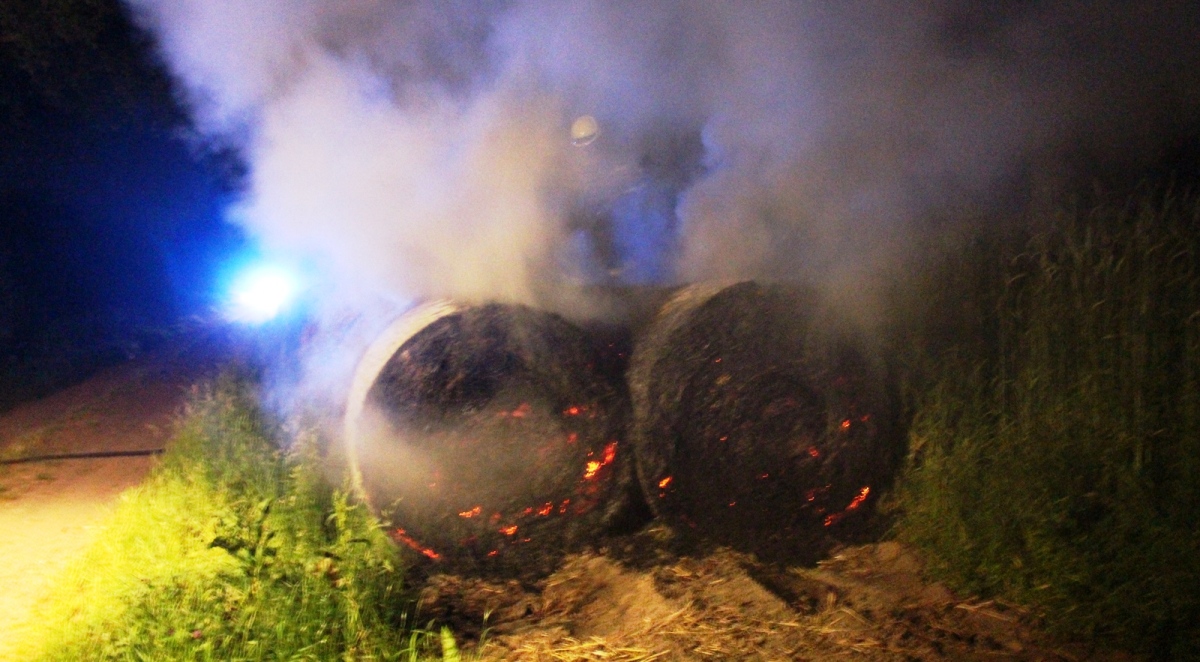 Brennende Strohballen</br>Feueralarm nach dem Kameradschaftsabend