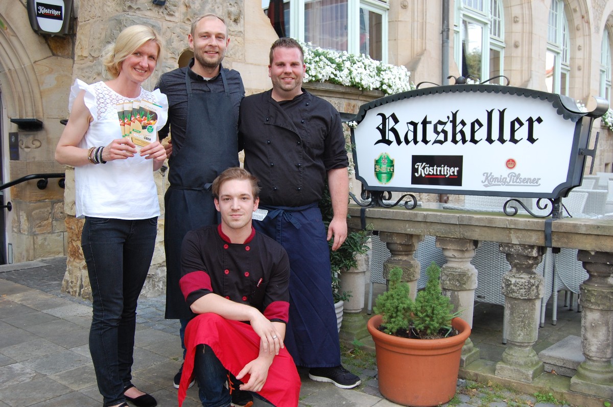 Treffen der Gourmets auf dem Marktplatz</br>Autohäuser präsentieren neueste Modelle