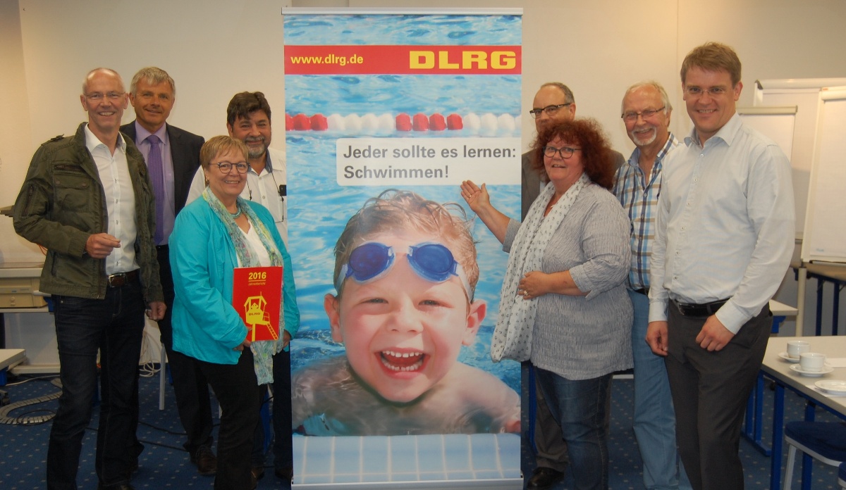 „Jeder sollte schwimmen können“</br>SPD-Kreistagsfraktion besichtigt DLRG Bundeszentrum