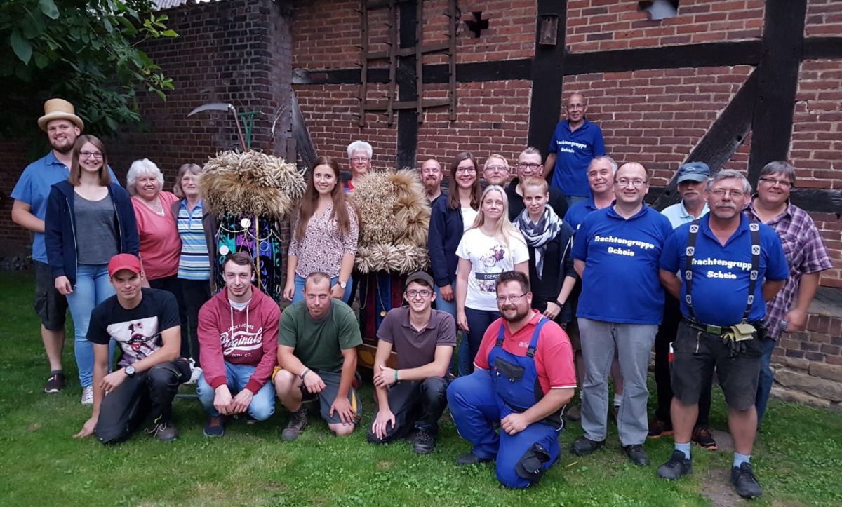 Trachtengruppe feiert Erntefest</br>Festumzug, Ernterede und Tänze am Sonntag