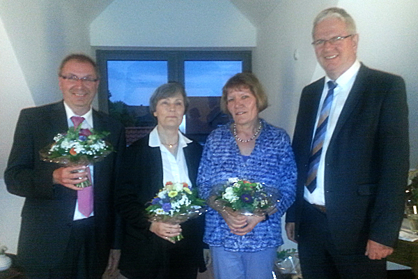 Drei Jubilare in der Volksbank in Schaumburg