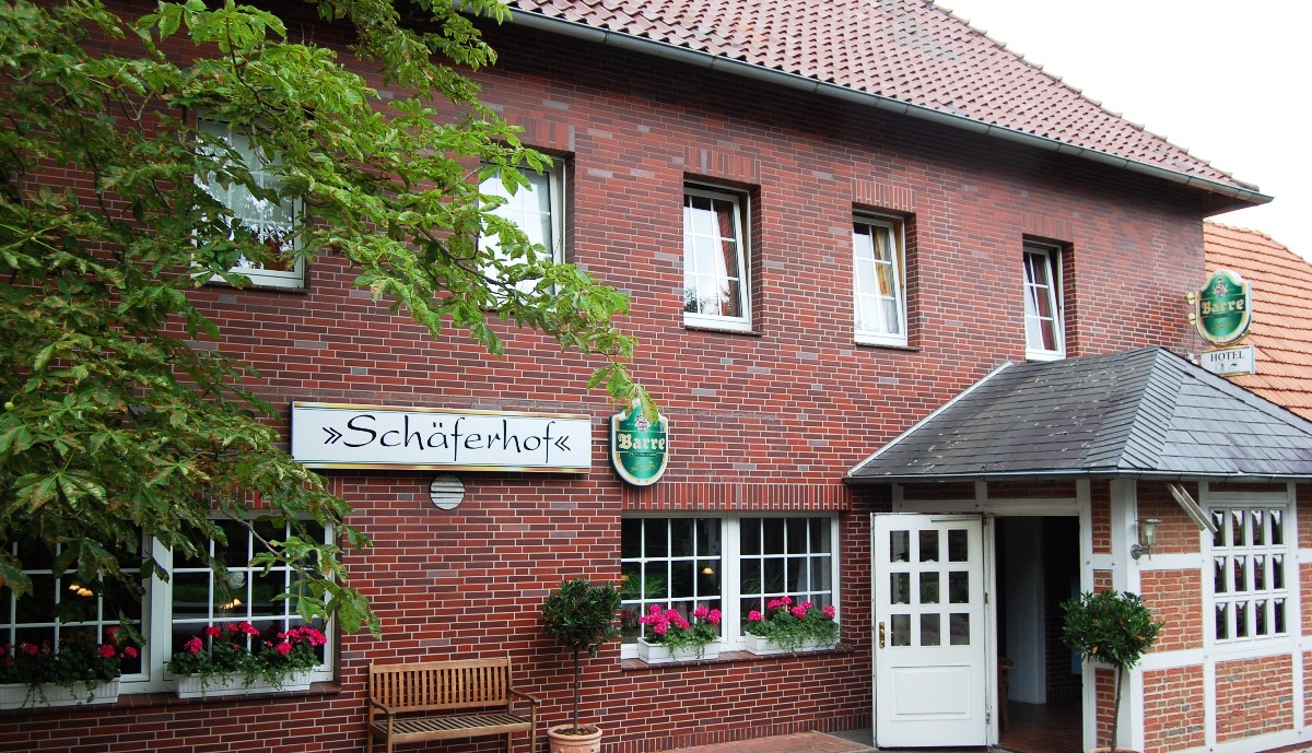 „Im Oktober sind die Enten los“</br>Silvesterball im „Schäferhof“ mit Live-Musik
