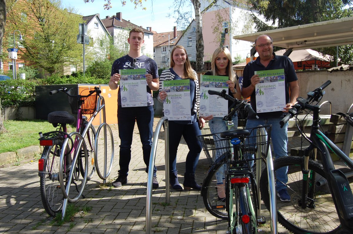 Sattelfest – eine Stadt fährt Rad</br>Volksradfahren, Versteigerung, Fahrradwaschanlage