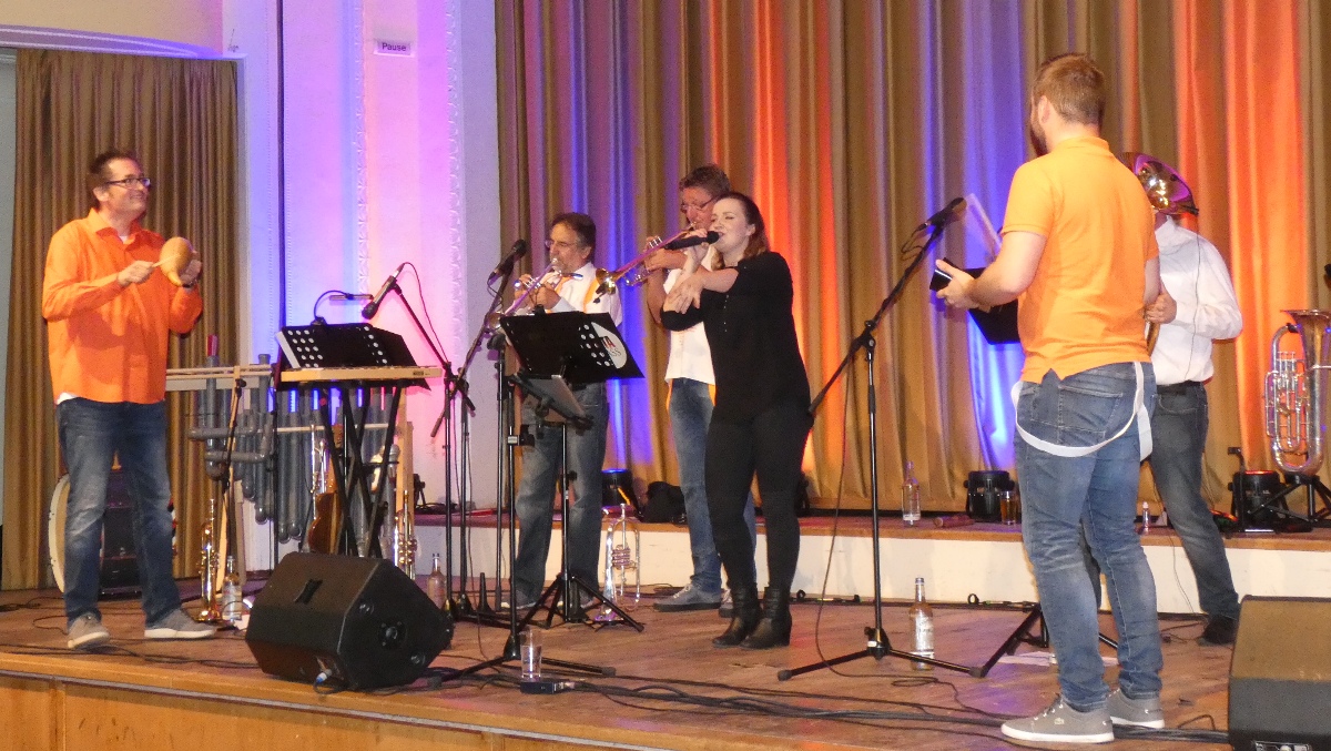 Bühnensommer startet im Rathaussaal</br>Kota Brass spielen zur Eröffnung