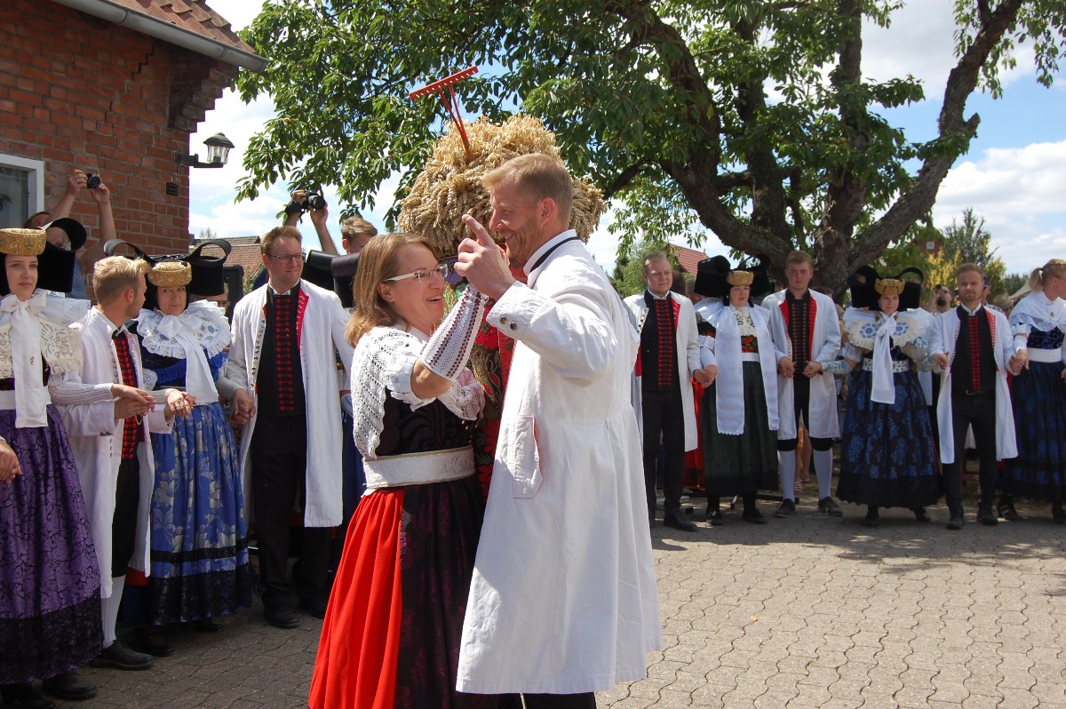 „Man klaut nicht die Fahrräder der Erntebauern“</br>Super-Stimmung beim Festakt auf dem Hof Fauth
