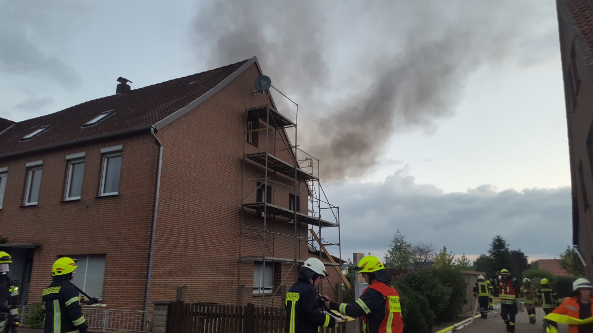 Dachstuhlbrand</br>Feuer nach 90 Minuten gelöscht
