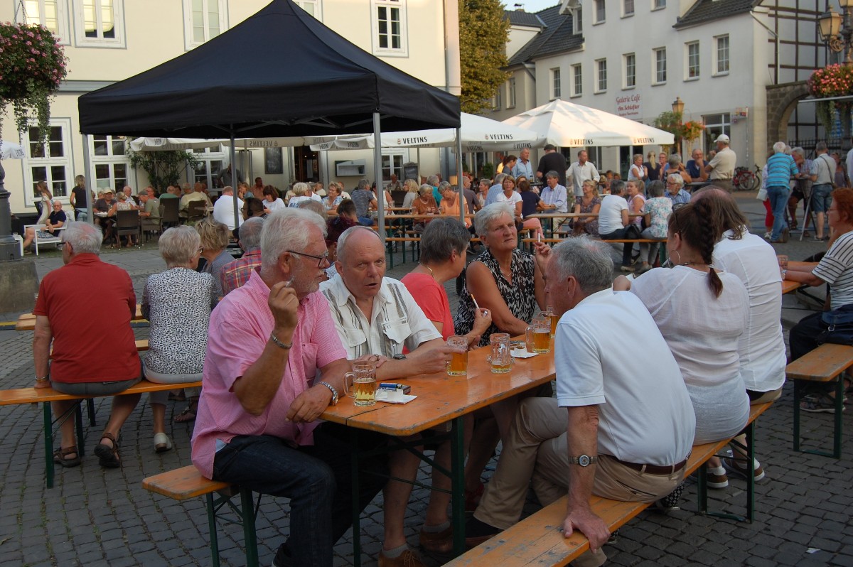 Geselligkeit ist Trumpf!</br>Feierabendbier auf dem Marktplatz
