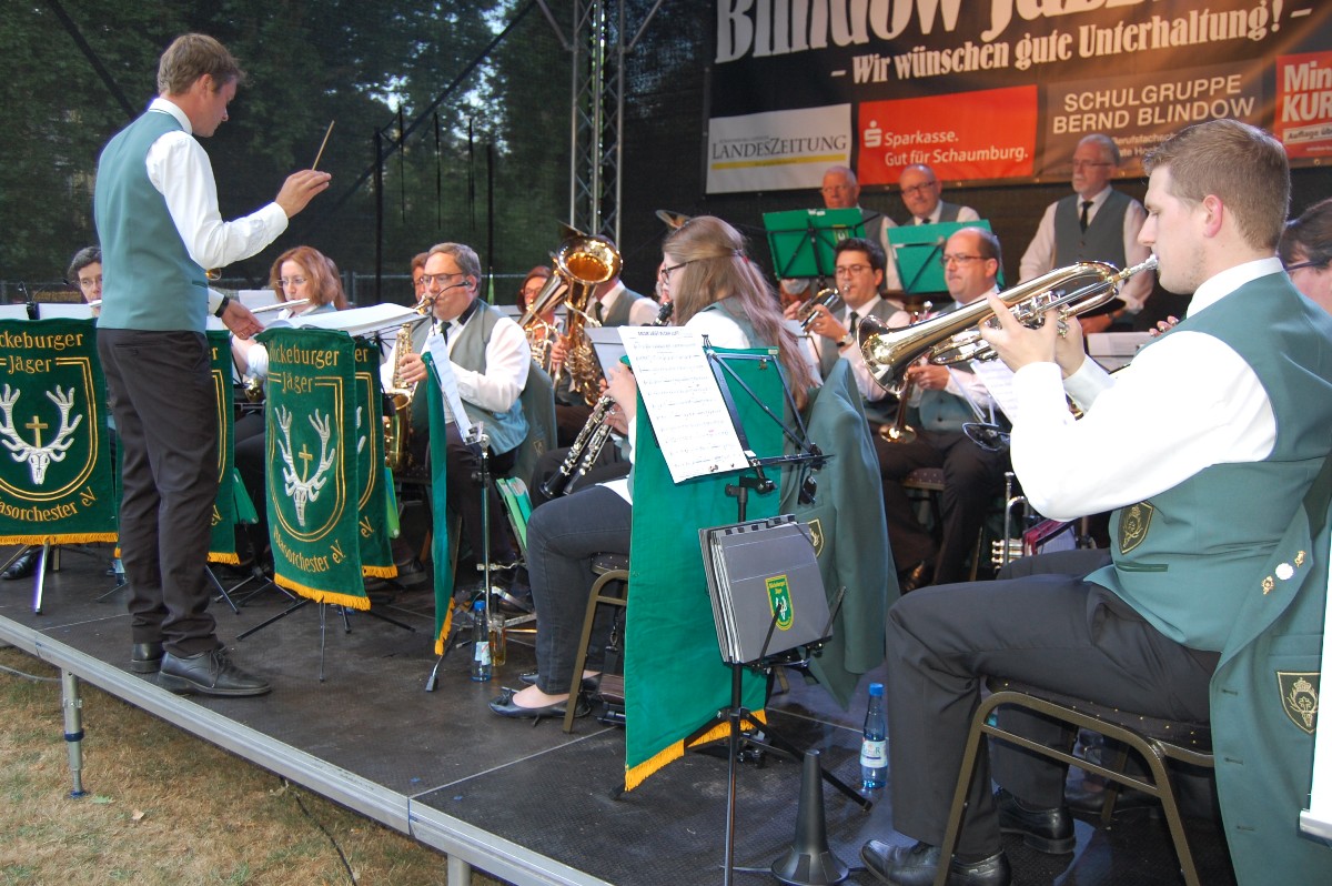 Musik liegt in der Luft</br>Sommerkonzert mit Blasorchester Bückeburger Jäger