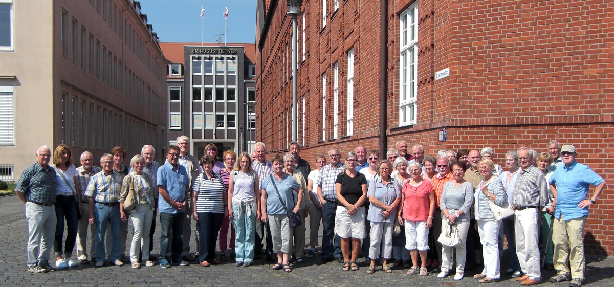 Siedler besichtigen Tierpark und Dr. Oetker Welt