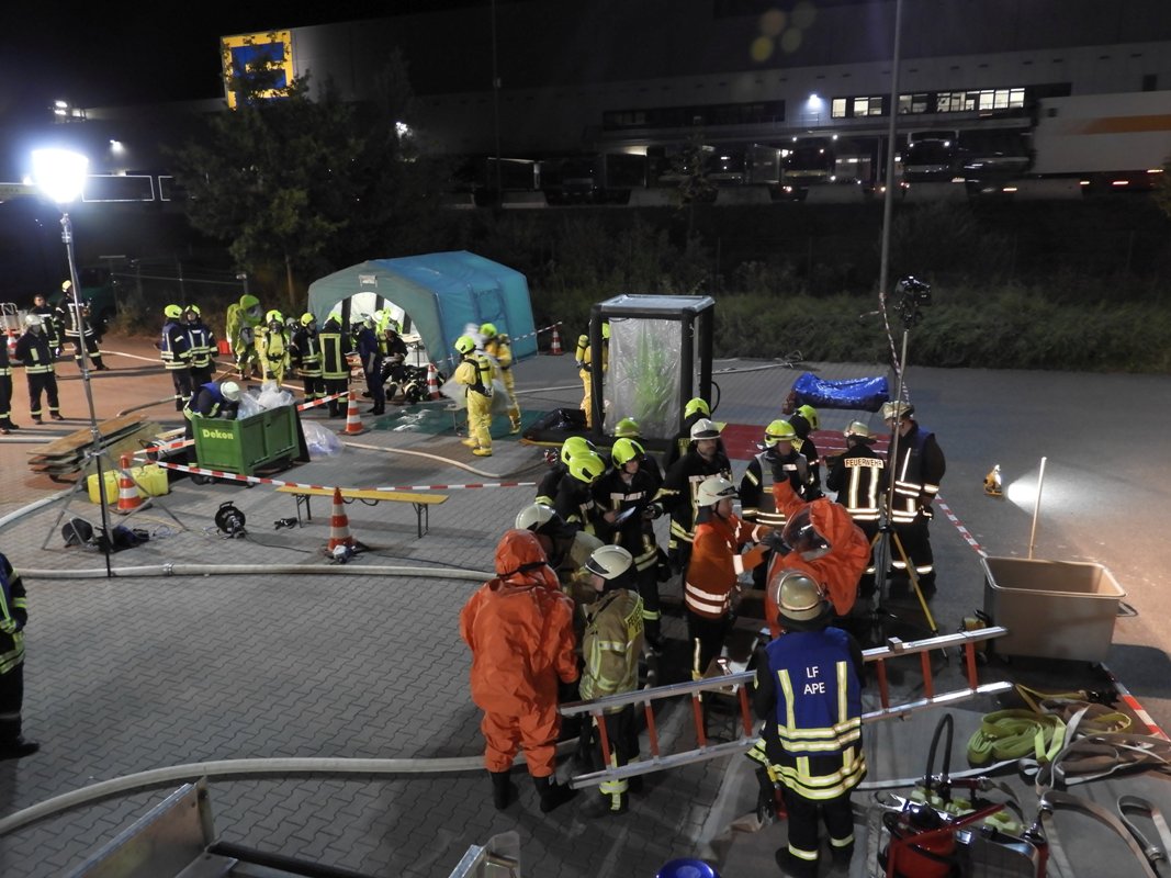 Gefahrgutaustritt bei einer Firma im Gewerbepark