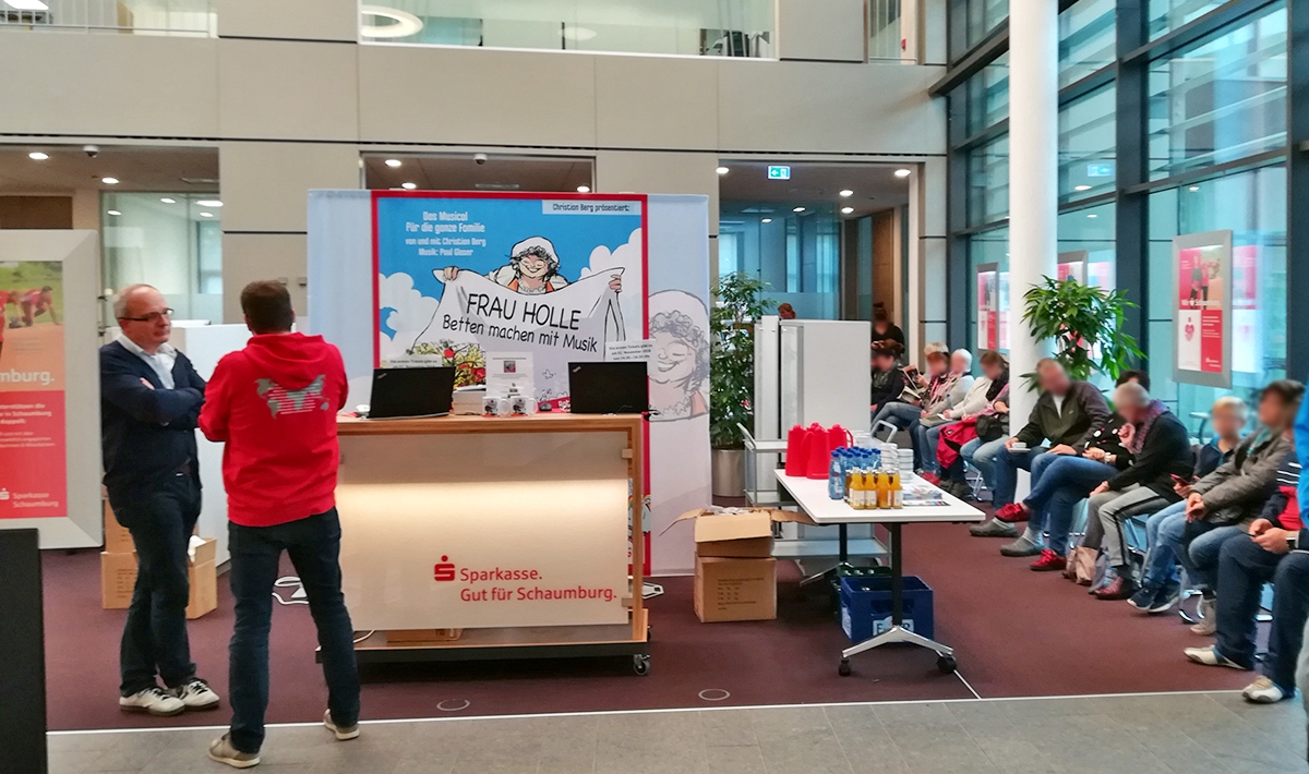 „Frau Holle – Betten machen mit Musik“</br>Sensationeller Vorverkaufsstart in der Sparkasse