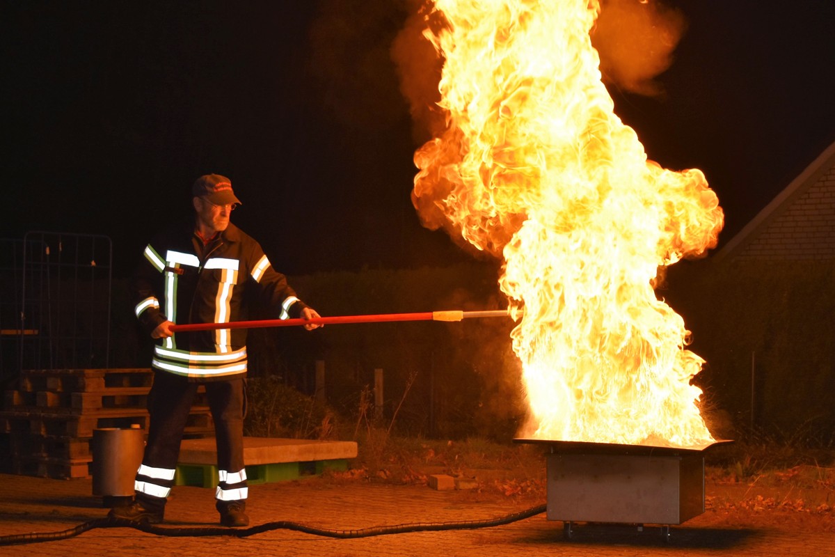 Feuer und Flamme am Ausbildungsabend