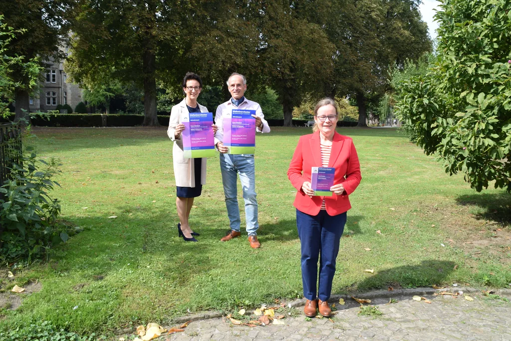 Dr. Beate Herbig, Dirigent Siegfried Westphal und PD Dr. Lu Seegers stellen die Konzerte des Sinfonieorchesters der Schaumburger Landschaft vor.